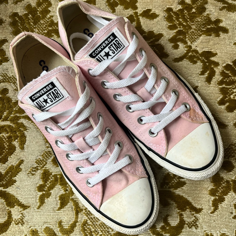 Light Pink Converse low tops